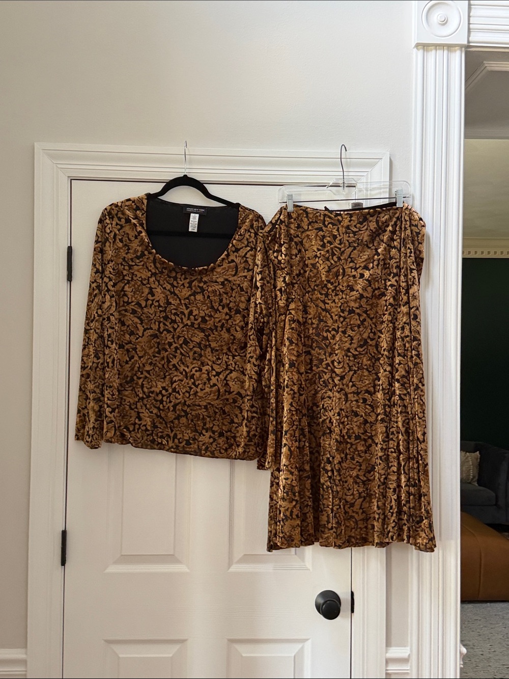 Jones New York Women Skirt and Blouse Set